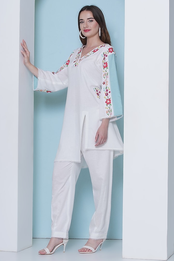 Off-White Linen Cotton Cutdana Hand Embroidered & Floral Printed Co-Ord Set by KM By Kavita at Pernia's Pop Up Shop