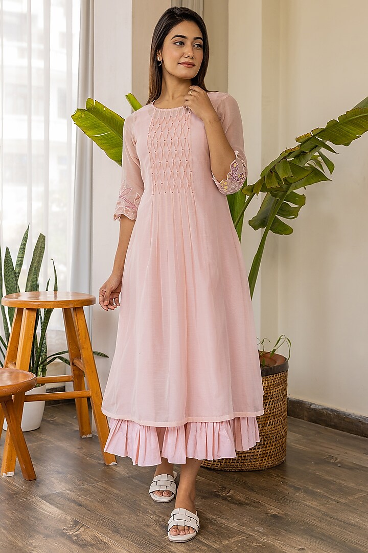 Peach Chanderi Embroidered Kurta by Khamaj India at Pernia's Pop Up Shop