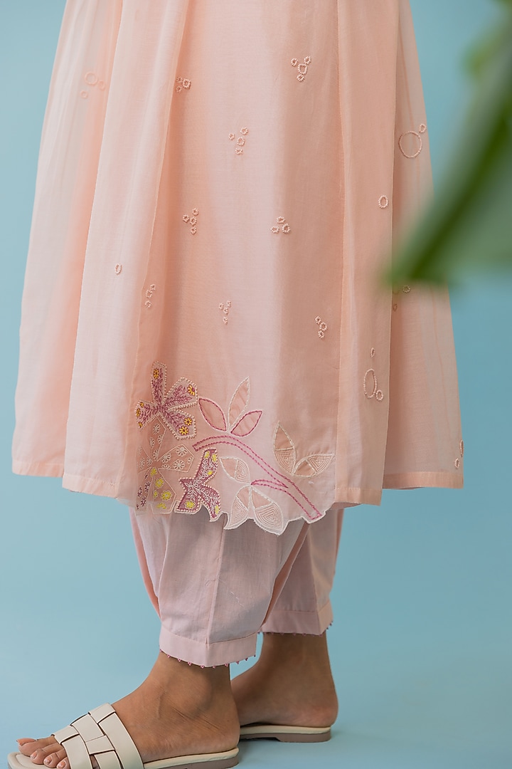 Peach Chanderi Embroidered Kurta Set by Khamaj India at Pernia's Pop Up Shop