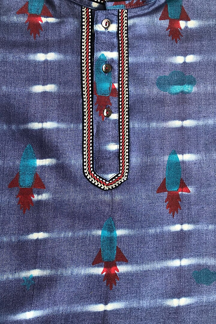 Indigo Tie-Dye Kurta Set For Boys by Krishna Mehta Kids at Pernia's Pop Up Shop