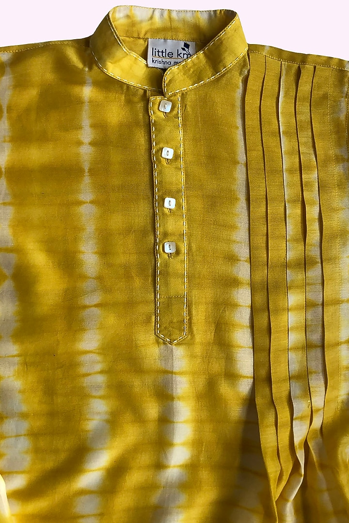 Yellow Tie-Dye Draped Kurta Set For Boys by Krishna Mehta Kids at Pernia's Pop Up Shop