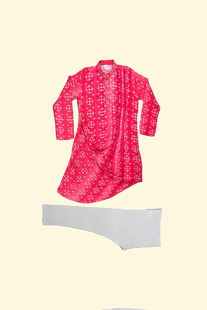 Red Tussar Tie-Dyed Kurta Set For Boys by Krishna Mehta Kids at Pernia's Pop Up Shop