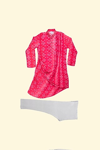 Red Tussar Tie-Dyed Kurta Set For Boys by Krishna Mehta Kids