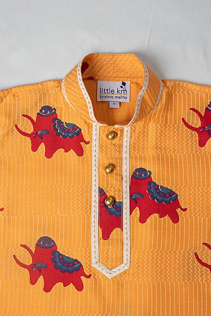 Mango Cotton Printed Kurta Set For Boys by Krishna Mehta Kids at Pernia's Pop Up Shop