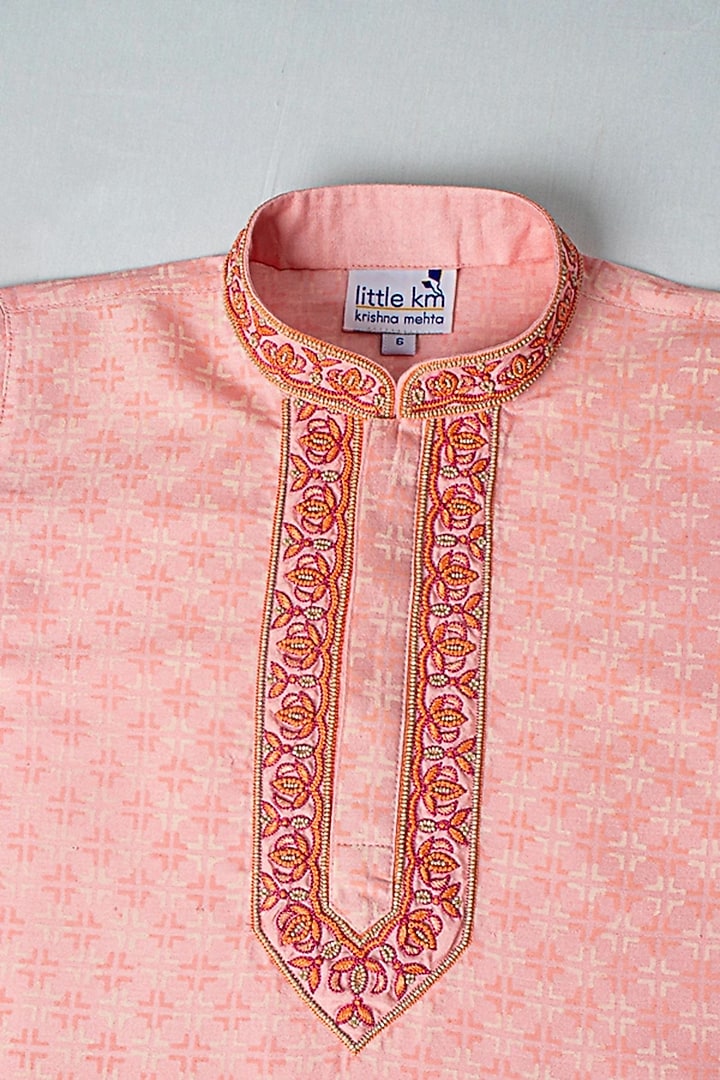 Pink Embroidered Kurta Set For Boys by Krishna Mehta Kids at Pernia's Pop Up Shop