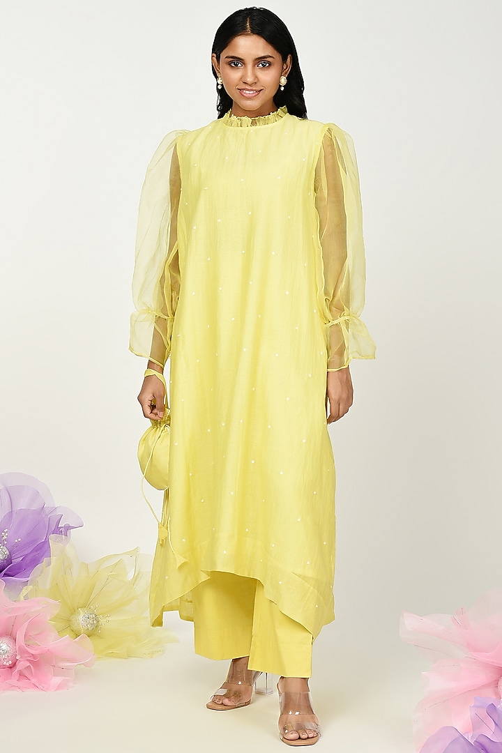 Yellow Chanderi Embroidered High-Low Kurta Set by Komal Shah at Pernia's Pop Up Shop