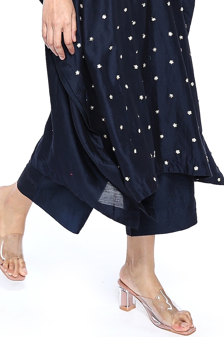 Navy Blue Chanderi Floral Hand Embroidered Kaftan Set by Komal Shah at Pernia's Pop Up Shop