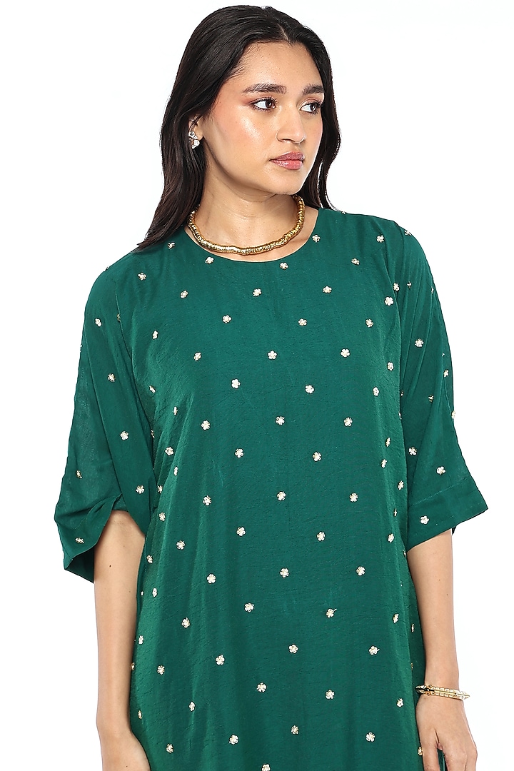 Rama Green Chanderi Floral Embroidered Kaftan by Komal Shah at Pernia's Pop Up Shop