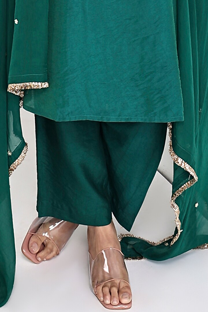 Green Chanderi Floral Embroidered A-Line Tunic Set by Komal Shah at Pernia's Pop Up Shop