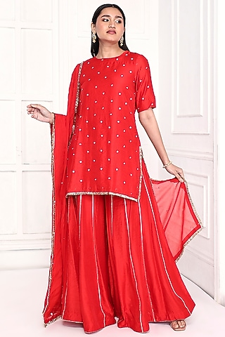 Red Chanderi Floral Embroidered Kurta Set  by Komal Shah