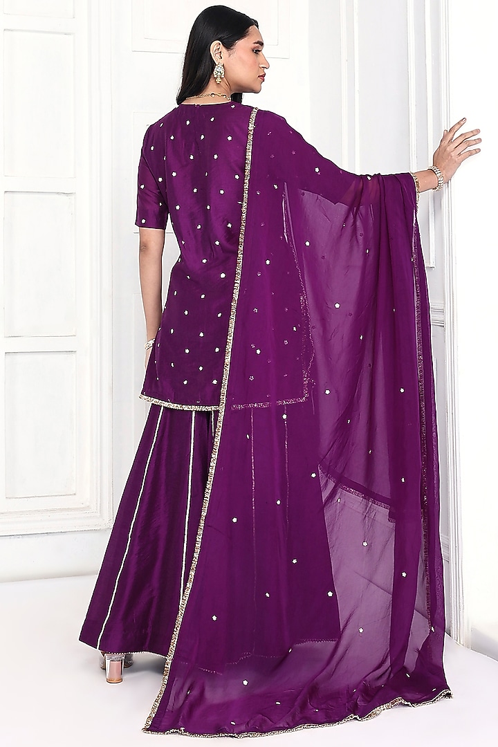 Women Floral embroidered Purple V-Neck Chanderi kurta with trouser With Dupatta
