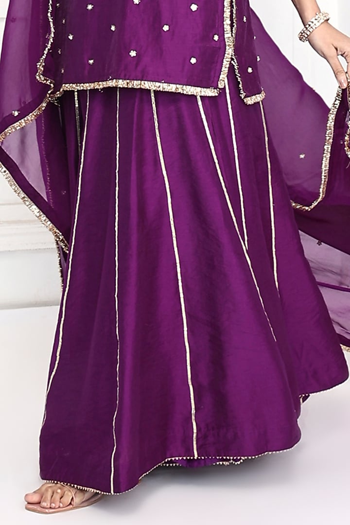 Deep Purple Chanderi Floral Embroidered Kurta Set by Komal Shah at Pernia's Pop Up Shop