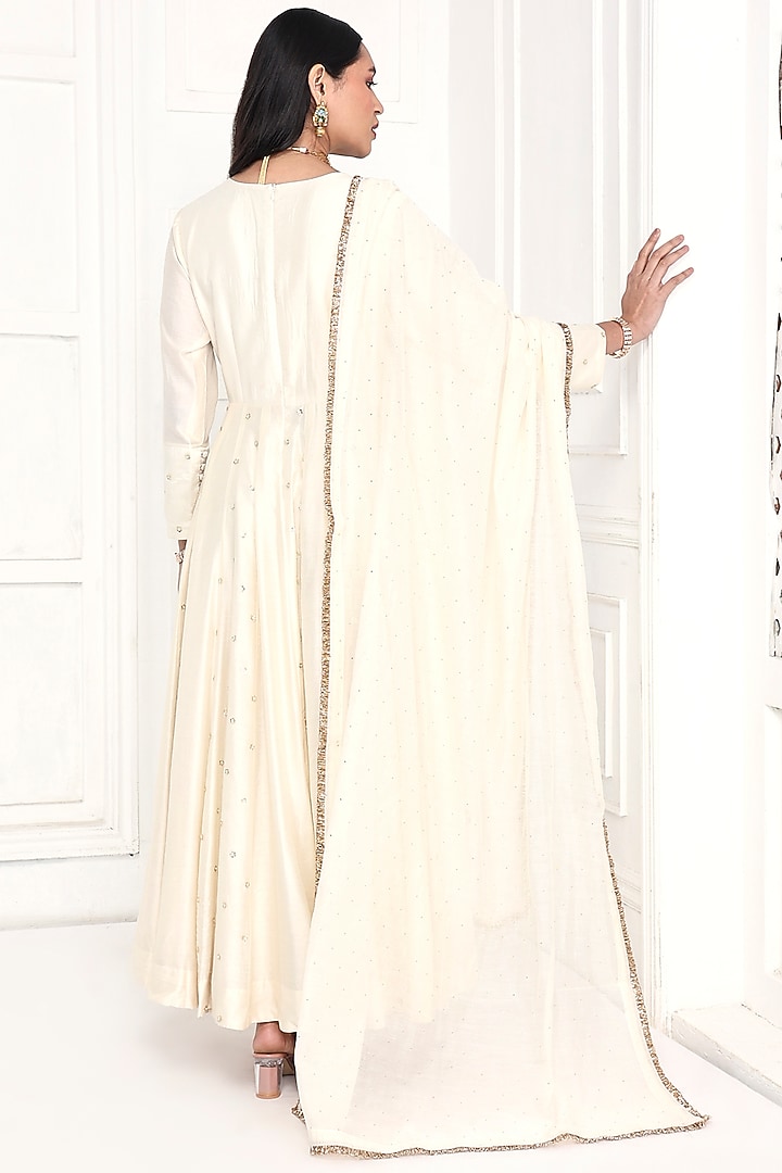 Off-White Chanderi Floral Embroidered Party Wear Anarkali Set  by Komal Shah at Pernia's Pop Up Shop