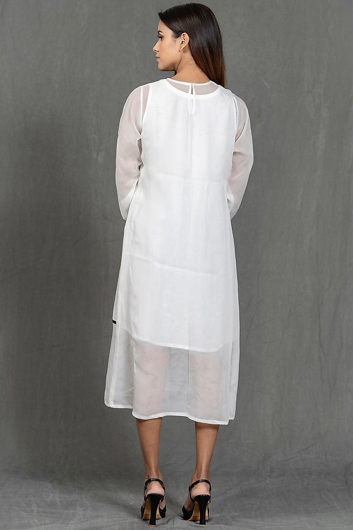 White Straight Hand Painted Tunic by Kimaya by Vandana Rathi at Pernia's Pop Up Shop