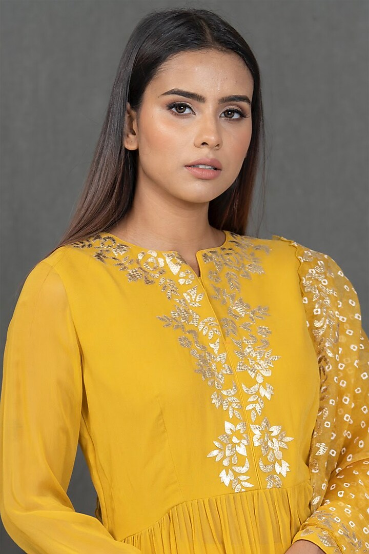 Yellow Leather Applique Kurta Set by Kimaya by Vandana Rathi at Pernia's Pop Up Shop