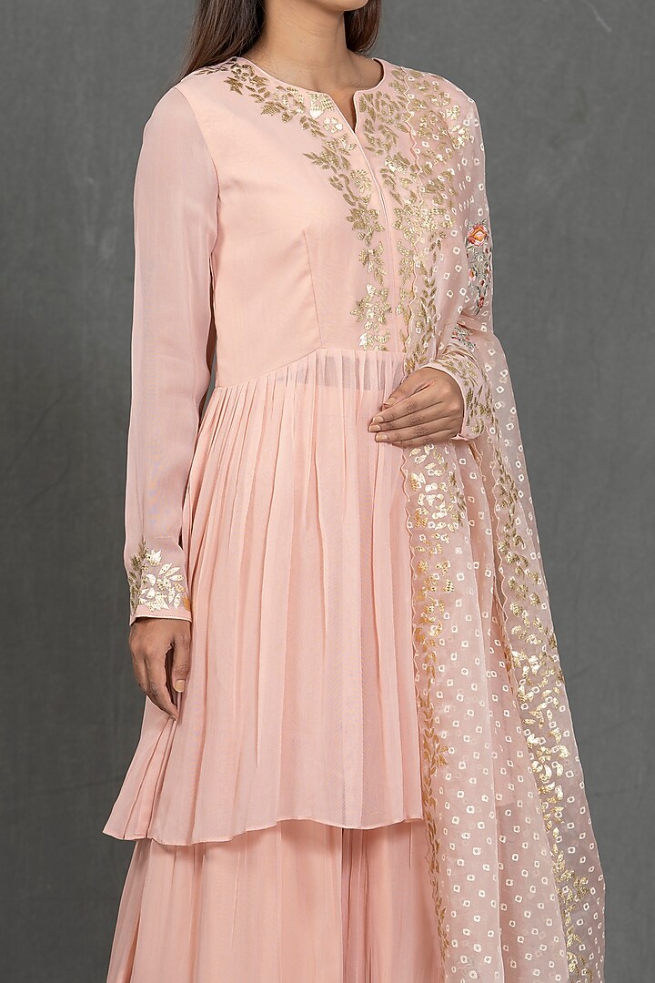 Pink Leather Applique Kurta Set by Kimaya by Vandana Rathi at Pernia's Pop Up Shop