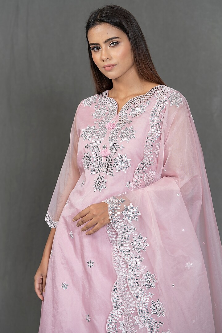 Pink Mirror Thread Embroidered Kurta Set by Kimaya by Vandana Rathi at Pernia's Pop Up Shop