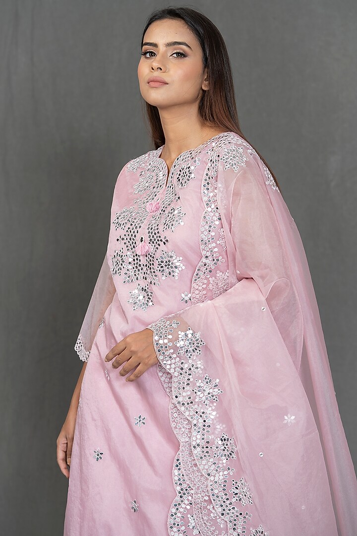 Pink Mirror Thread Embroidered Kurta Set by Kimaya by Vandana Rathi at Pernia's Pop Up Shop