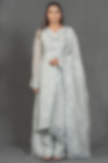 White Mirror Thread Embroidered Kurta Set by Kimaya by Vandana Rathi