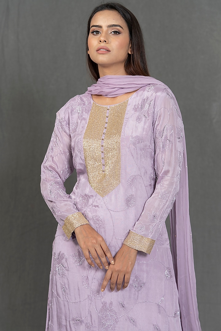 Lavender Hand Embroidered Straight Kurta Set by Kimaya by Vandana Rathi at Pernia's Pop Up Shop