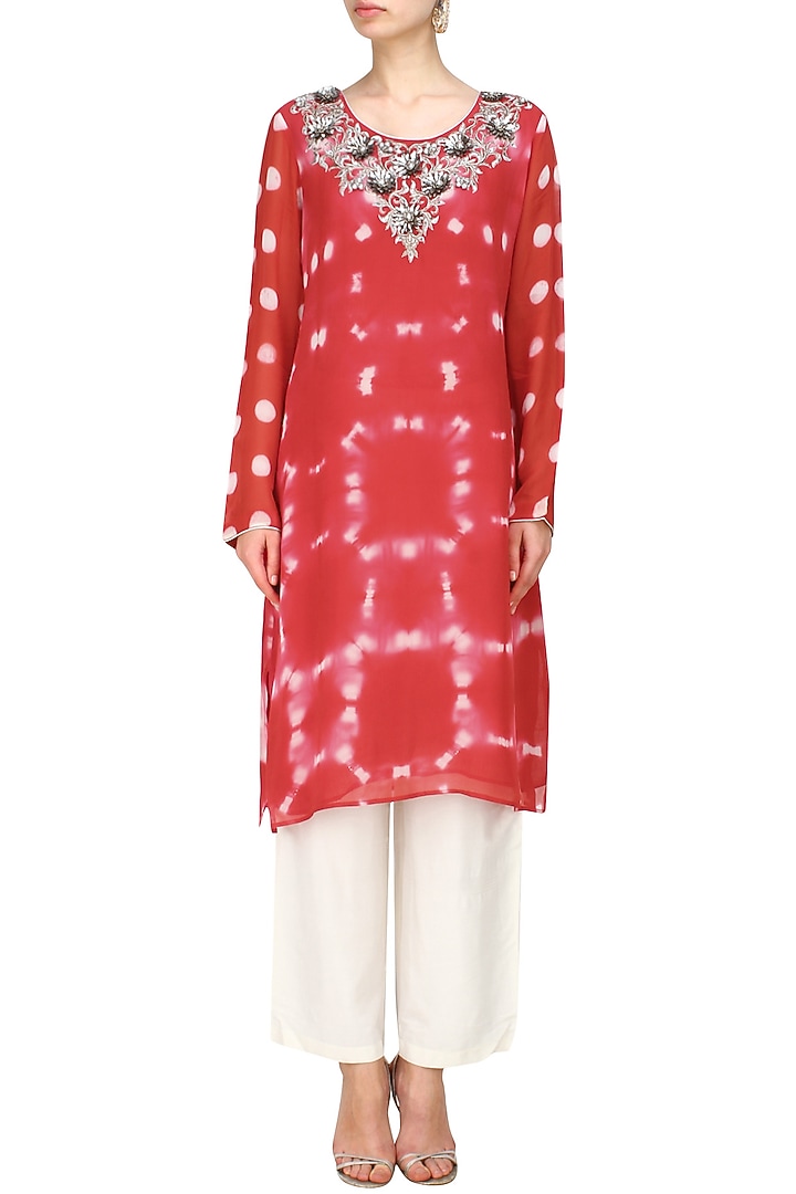 Krishna Mehta presents Red 3D floral motifs tye and dye tunic and off white pants set available only at Pernia's Pop Up Shop.