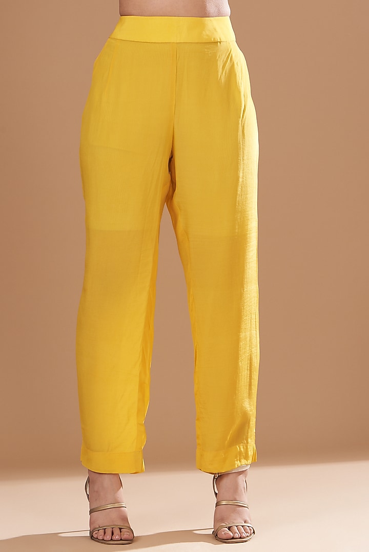 Yellow Chiffon Tie-Dyed Kurta Set by Kisneel by Pam at Pernia's Pop Up Shop