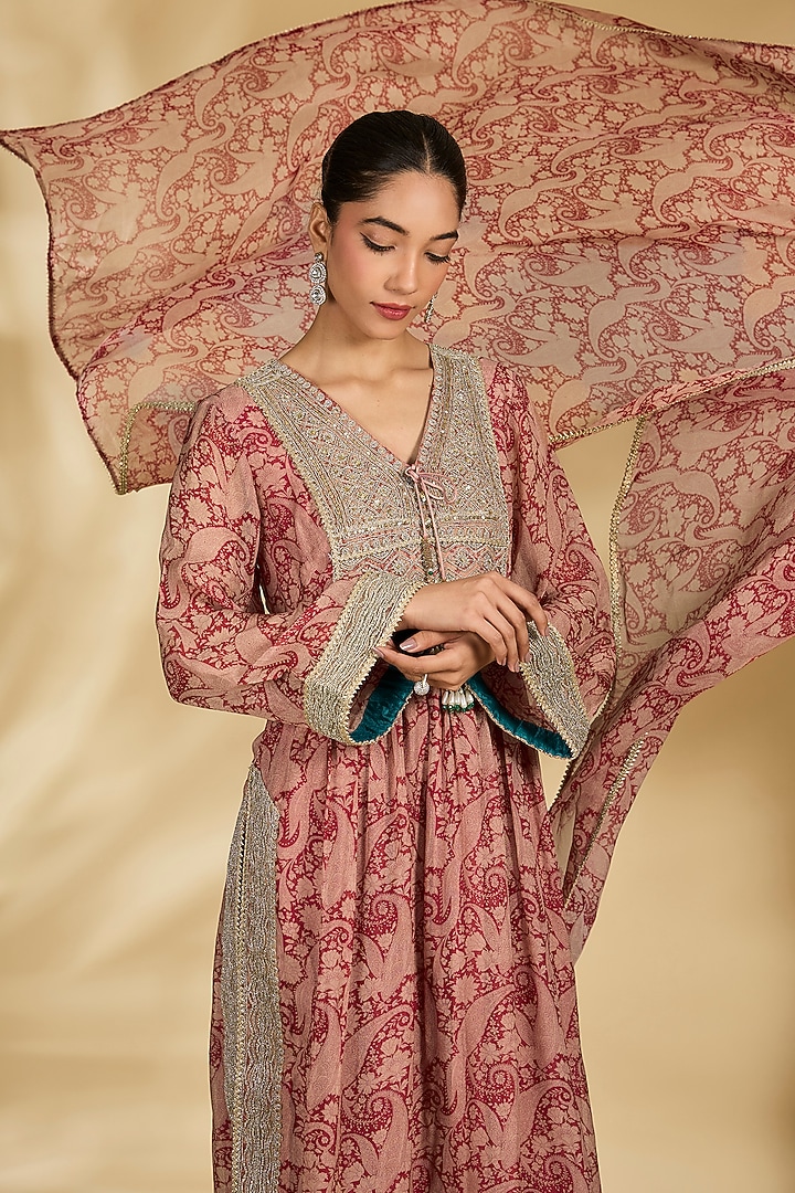 Maroon Organza Printed Kurta Set by Kisneel by Pam at Pernia's Pop Up Shop