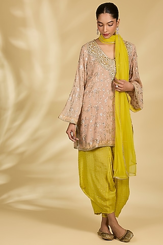 Peach Chiffon Pearl & Sequin Work Kurta Set by Kisneel by Pam