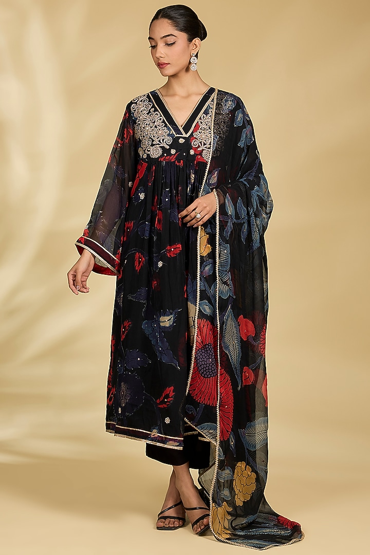Black Organza Kalamari Kurta Set by Kisneel by Pam at Pernia's Pop Up Shop