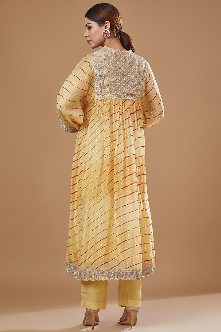 Yellow Organza Straight Kurta Set by Kisneel by Pam at Pernia's Pop Up Shop