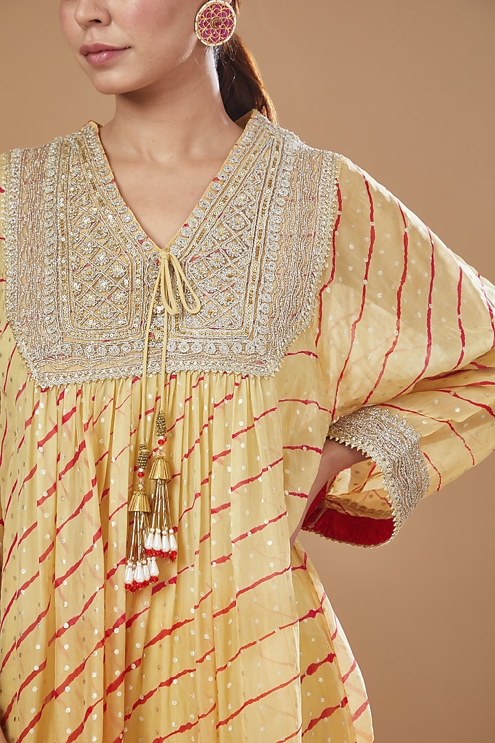 Yellow Organza Straight Kurta Set by Kisneel by Pam at Pernia's Pop Up Shop