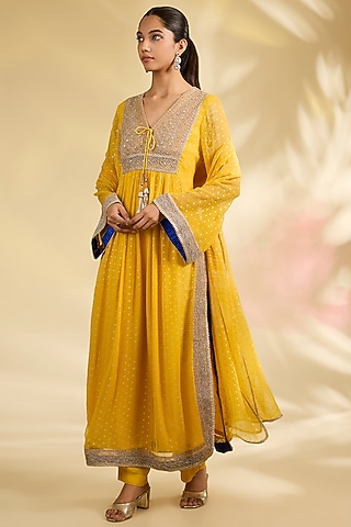 Yellow Chiffon Foil Printed Kurta Set by Kisneel by Pam