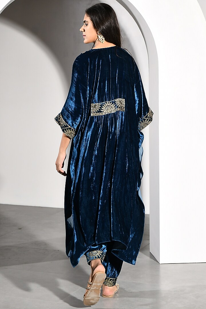 Teal Blue Velvet Embroidered Kurta Set by K-ANSHIKA Jaipur at Pernia's Pop Up Shop