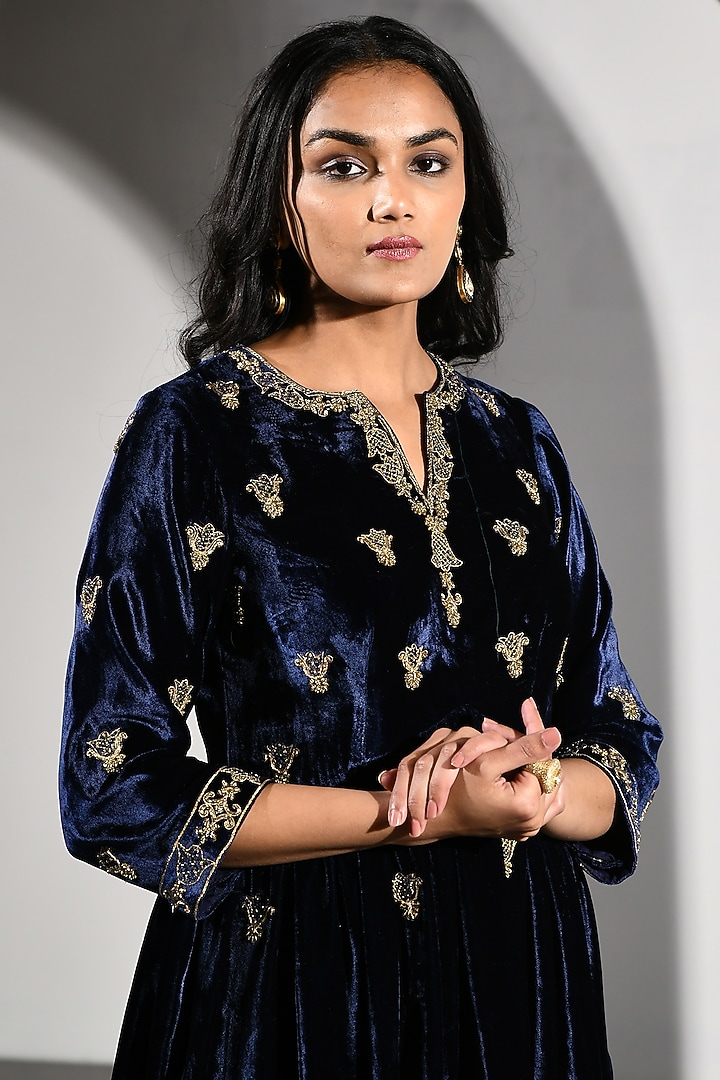 Blue Velvet Embroidered Kurta Set by K-ANSHIKA Jaipur at Pernia's Pop Up Shop