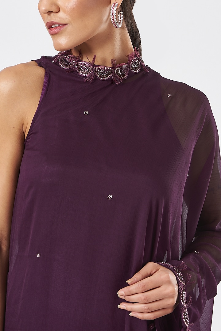Wine Embellished Kaftan by K-ANSHIKA Jaipur at Pernia's Pop Up Shop