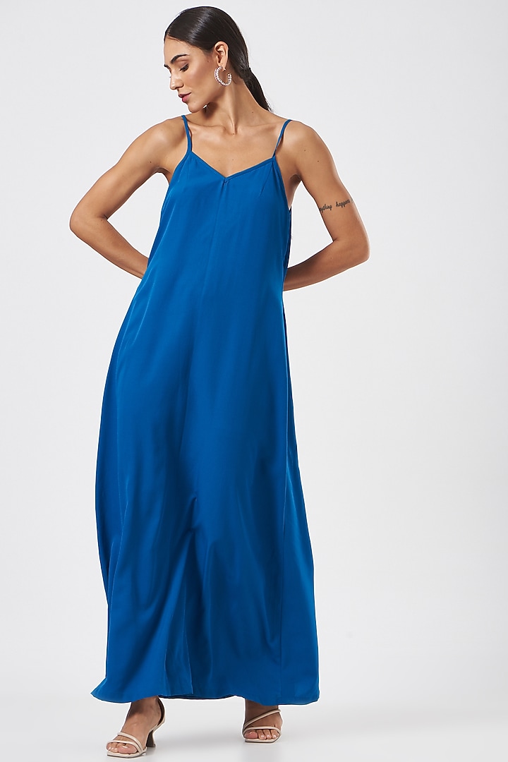 Teal Tie-Dyed & Embellished Kaftan by K-ANSHIKA Jaipur at Pernia's Pop Up Shop