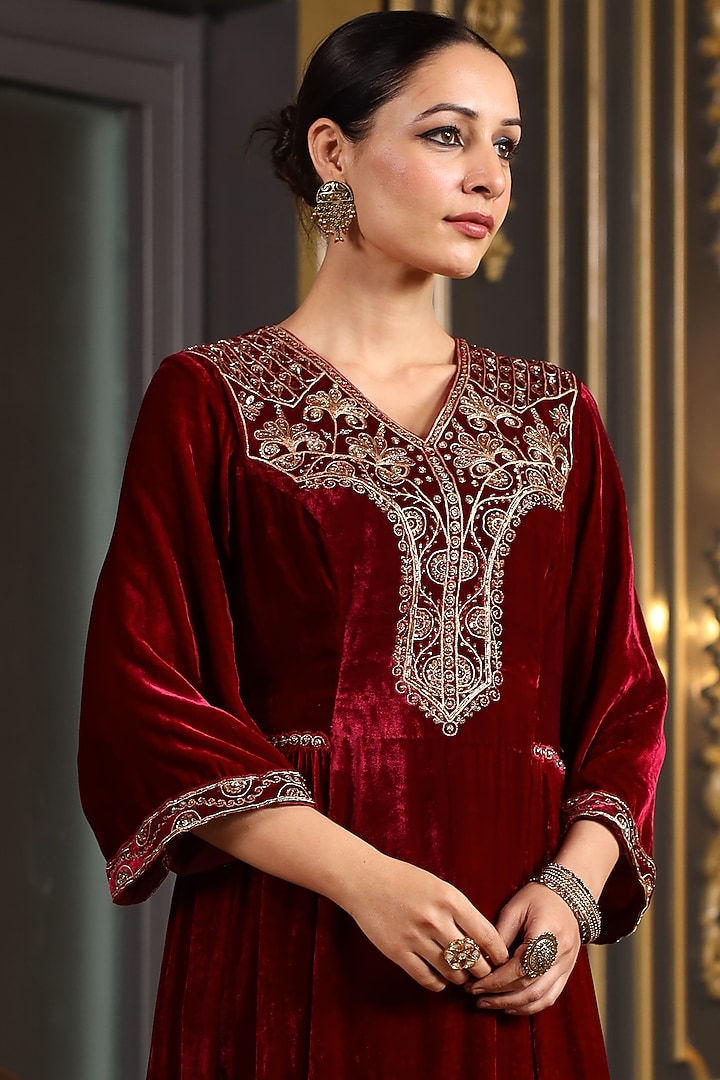 Pink Velvet Resham Machine Embroidered Kurta Set by K-ANSHIKA Jaipur at Pernia's Pop Up Shop