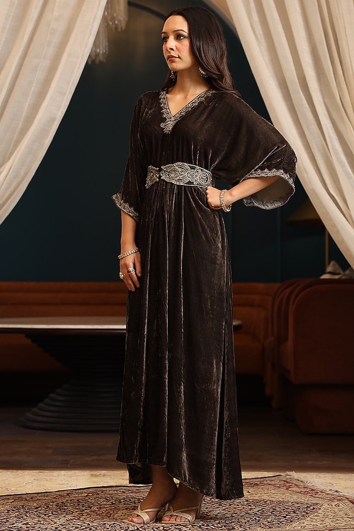Grey Velvet Resham Machine Embroidered Kurta With Belt by K-ANSHIKA Jaipur at Pernia's Pop Up Shop