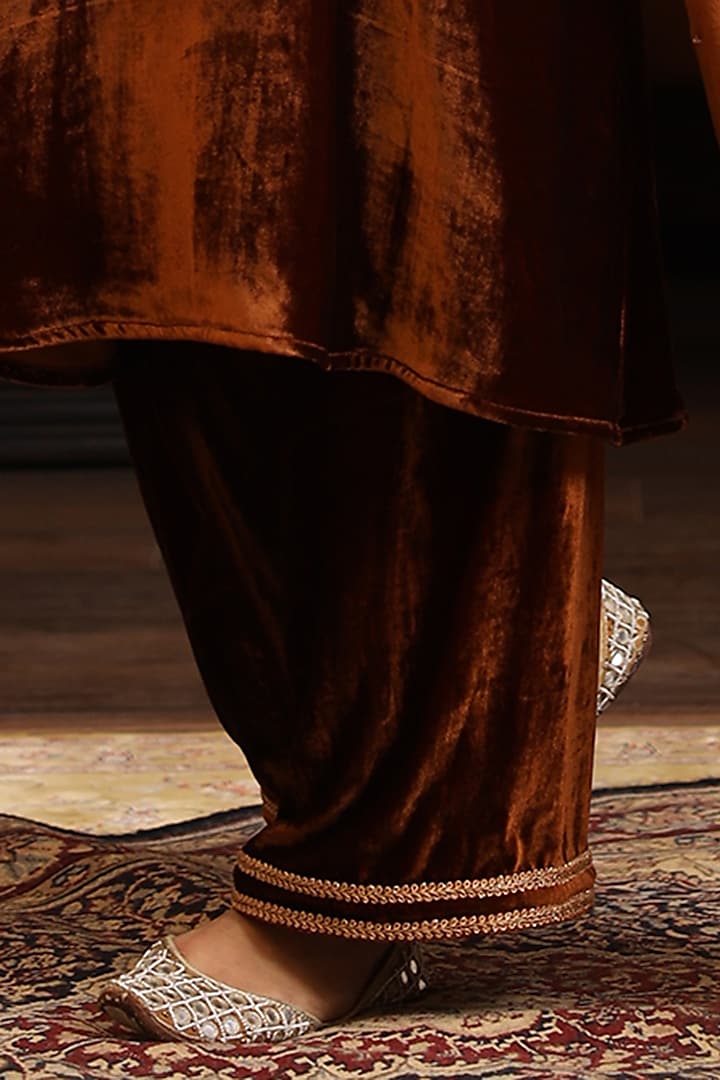 Brown Velvet Resham Machine Embroidered Kurta Set by K-ANSHIKA Jaipur at Pernia's Pop Up Shop