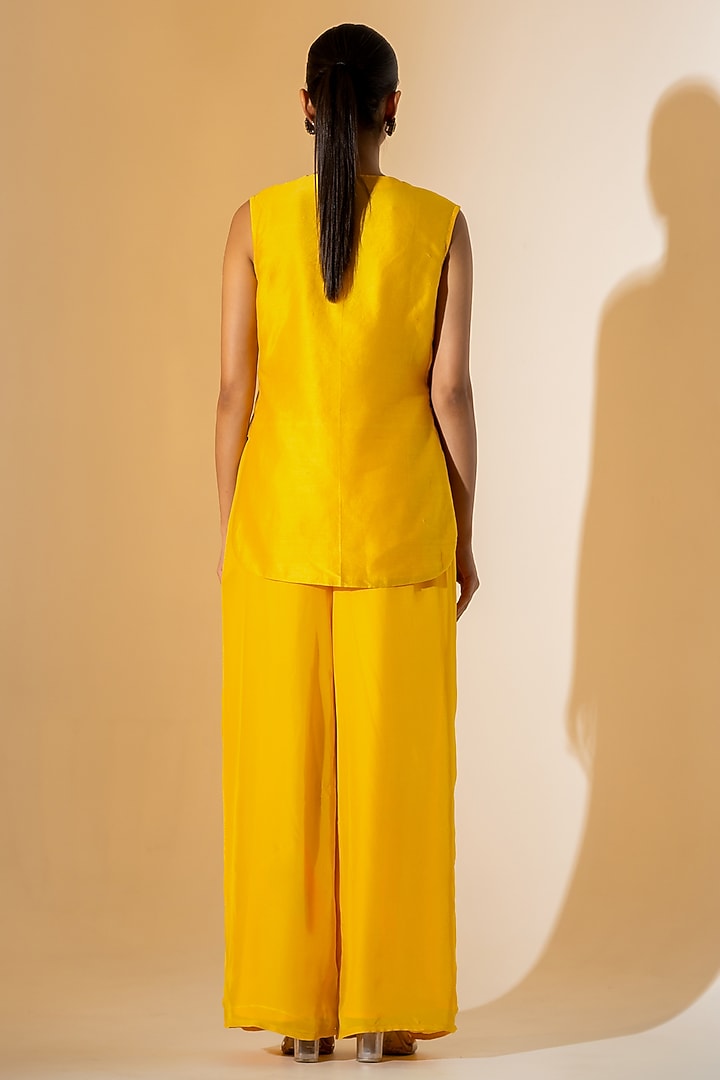 Yellow Chanderi & Crepe Co-Ord Set by K-ANSHIKA Jaipur at Pernia's Pop Up Shop