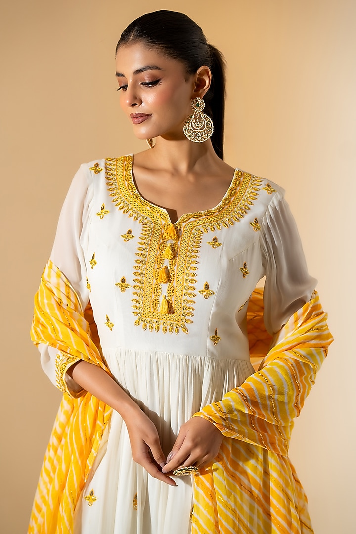 Off-White Georgette Thread Embroidered Wedding Anarkali Set by K-ANSHIKA Jaipur at Pernia's Pop Up Shop