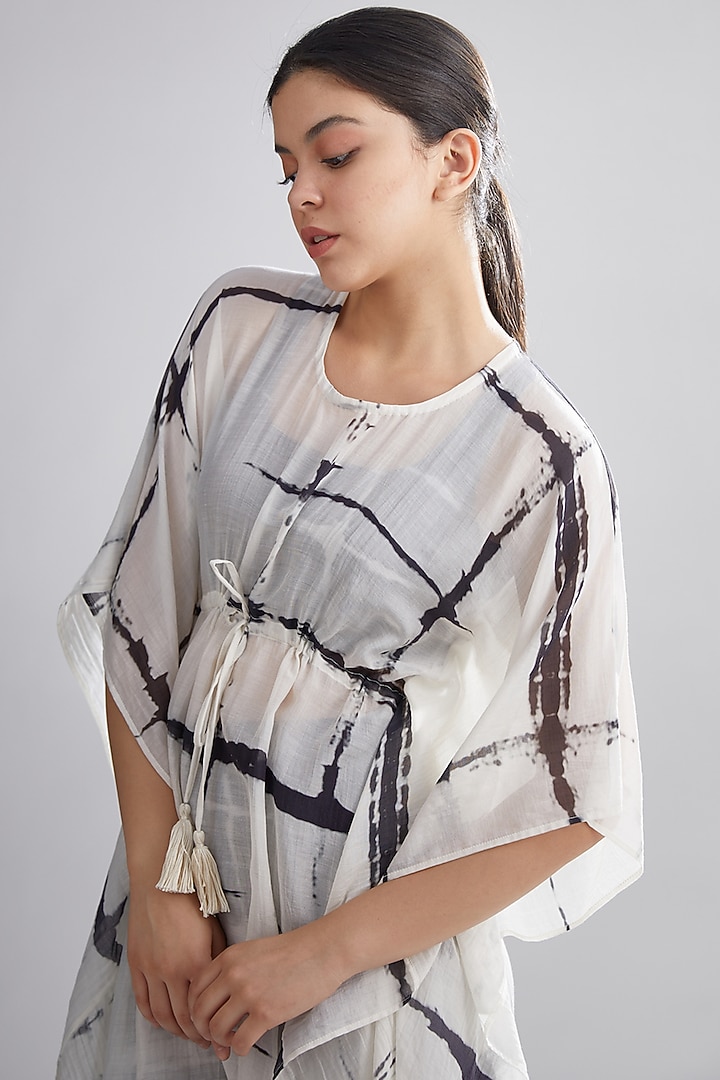 White & Black Printed Kaftan by Koai at Pernia's Pop Up Shop