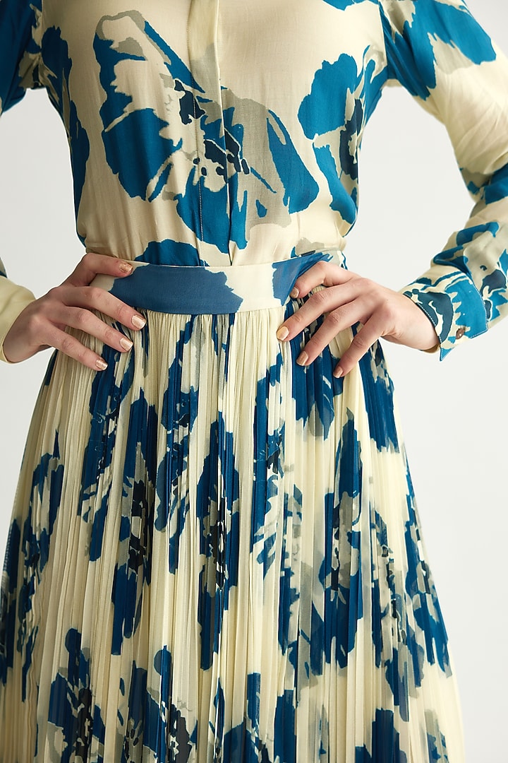 White & Blue Georgette Floral Crinkled Skirt by Koai at Pernia's Pop Up Shop