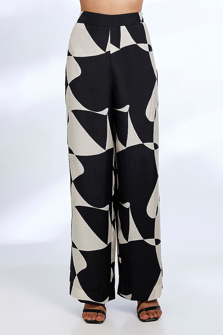 Black & White Muslin Cotton Silk Abstract Digital Printed Co-Ord Set by Koai at Pernia's Pop Up Shop