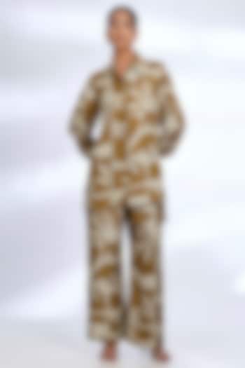 Mustard & Off-White Muslin Cotton Silk Digital Printed Co-Ord Set by Koai at Pernia's Pop Up Shop