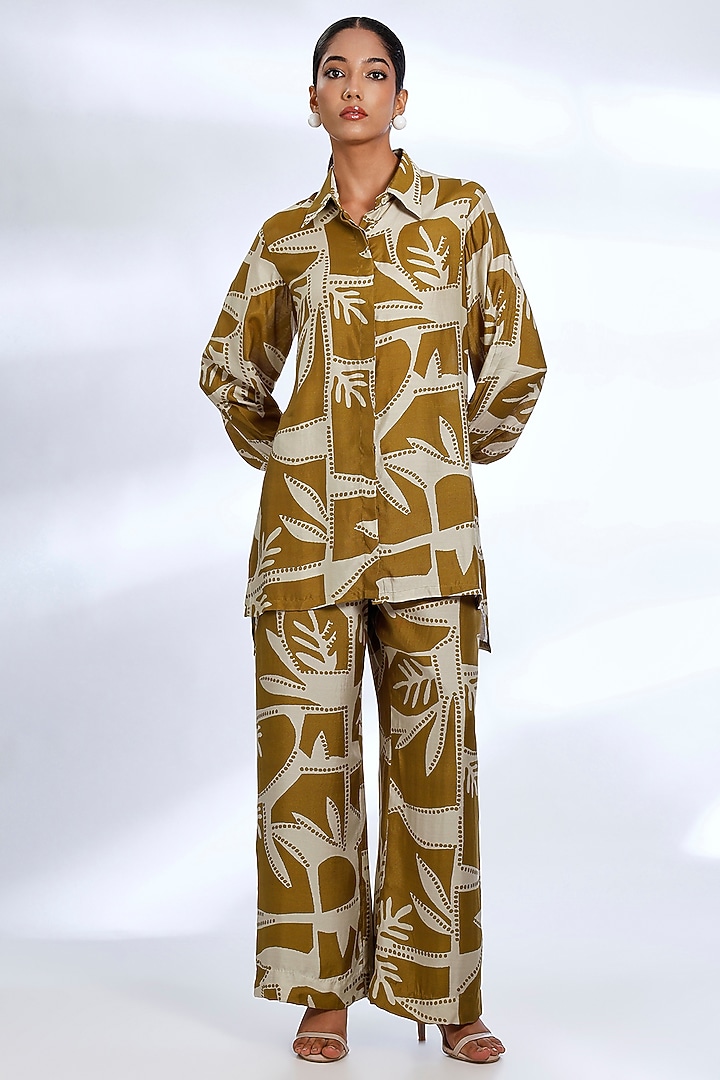 Mustard & Off-White Muslin Cotton Silk Digital Printed Co-Ord Set by Koai at Pernia's Pop Up Shop