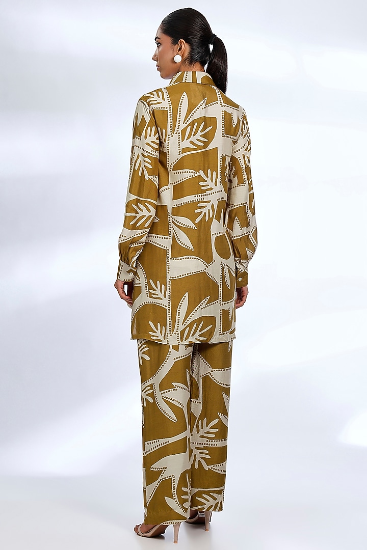 Mustard & Off-White Muslin Cotton Silk Digital Printed Co-Ord Set by Koai at Pernia's Pop Up Shop
