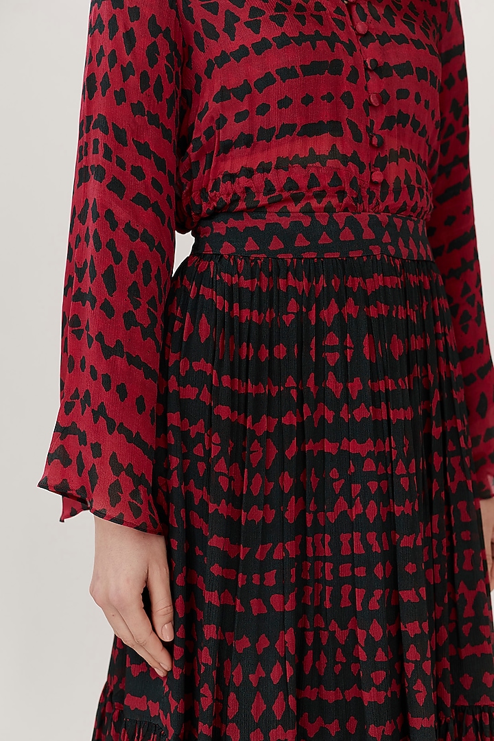 Dark Green & Dark Pink Printed Skirt by Koai at Pernia's Pop Up Shop
