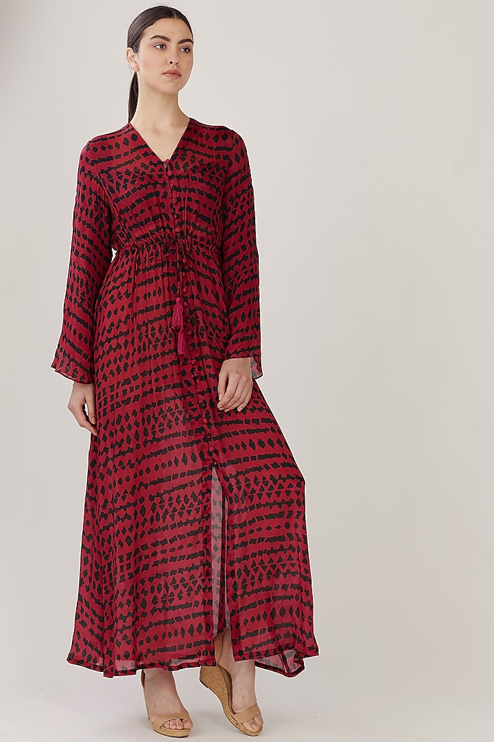 Dark Green & Dark Pink Printed Kaftan Cape by Koai at Pernia's Pop Up Shop