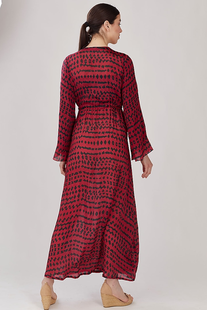 Dark Green & Dark Pink Printed Kaftan Cape by Koai at Pernia's Pop Up Shop